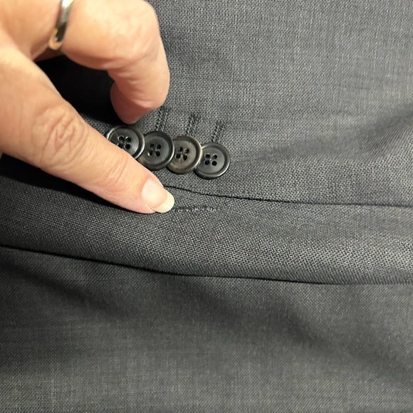 Hugo Boss 100% virgin wool men’s suit jacket size 38S 2button dark gray - Picture 13 of 16